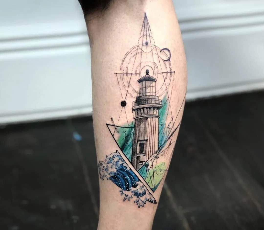 Tatuaż latarnia morska znaczenie: odkryj głębokie symbole i emocje