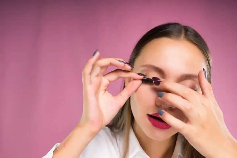 Jak bezpiecznie ściągnąć sztuczne rzęsy bez uszkodzeń – sprawdzone metody i porady