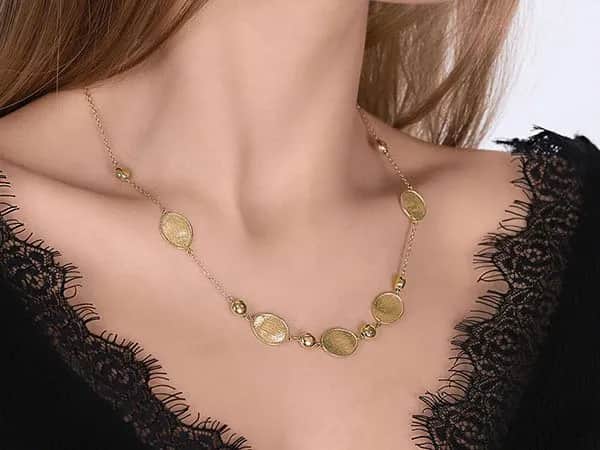 Gdzie kupić naszyjnik z Konstytucją? Sprawdź najlepsze sklepy i ceny!