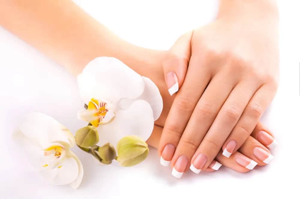 Ile kosztuje french manicure w Polsce? Sprawdź ceny i porady
