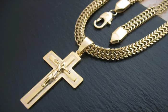 Jak wybrać idealny naszyjnik dla mężczyzny – porady i inspiracje